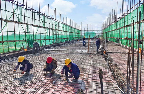 廣西建工二建 春節(jié)堅(jiān)守崗位不打烊，重點(diǎn)項(xiàng)目施工建設(shè)忙